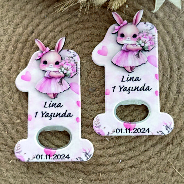 Tavşan Desenli Ahşap Kabartmalı Bir şeklinde Açacak Magnet